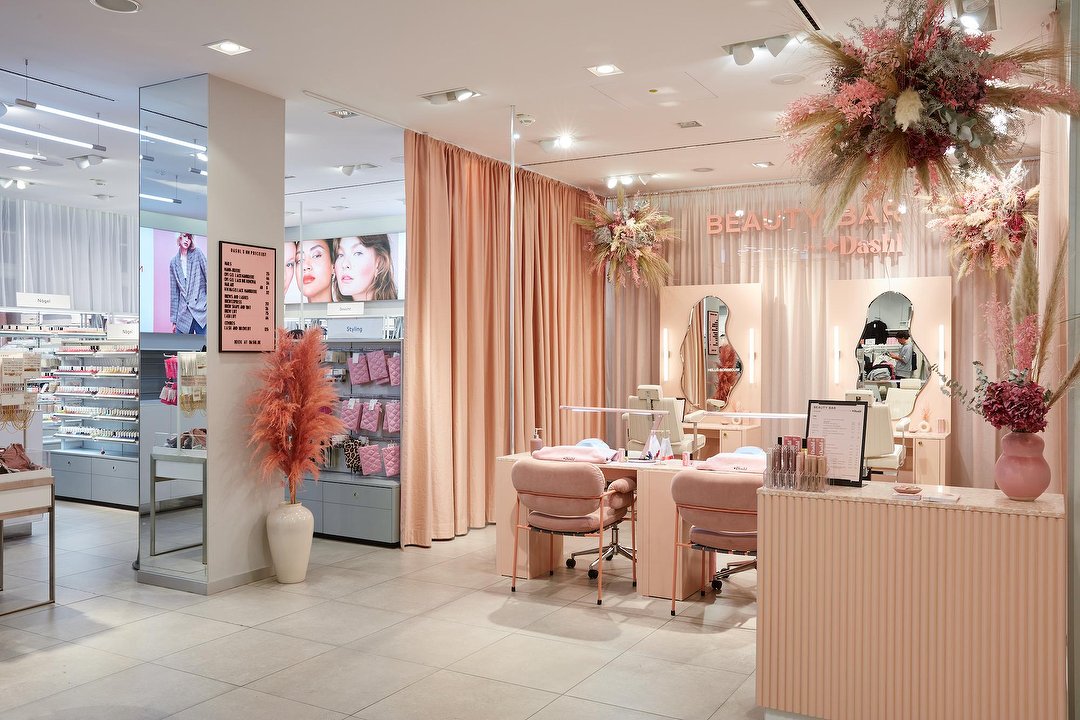 Beauty Bar by Dashl x H&M - München, Altstadt, München