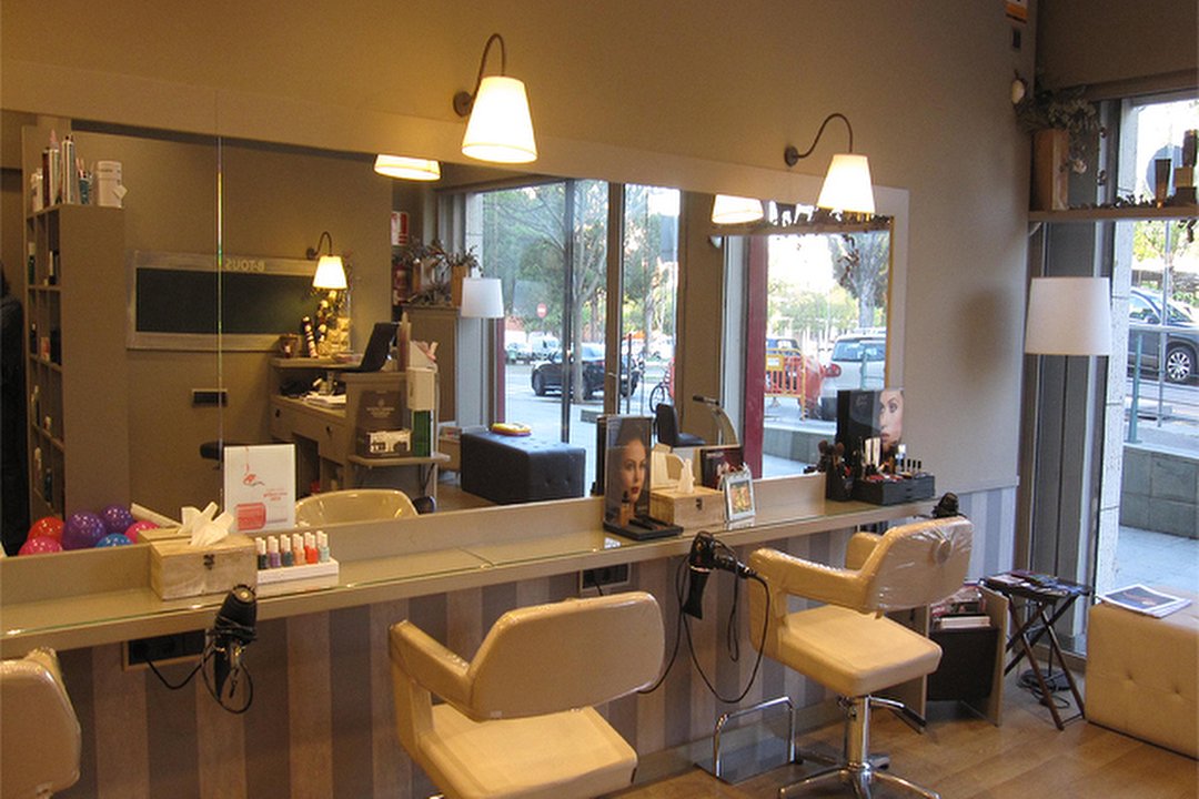 B Tous Peluquería, Nucli Sant Cugat del Vallès, Provincia de Barcelona