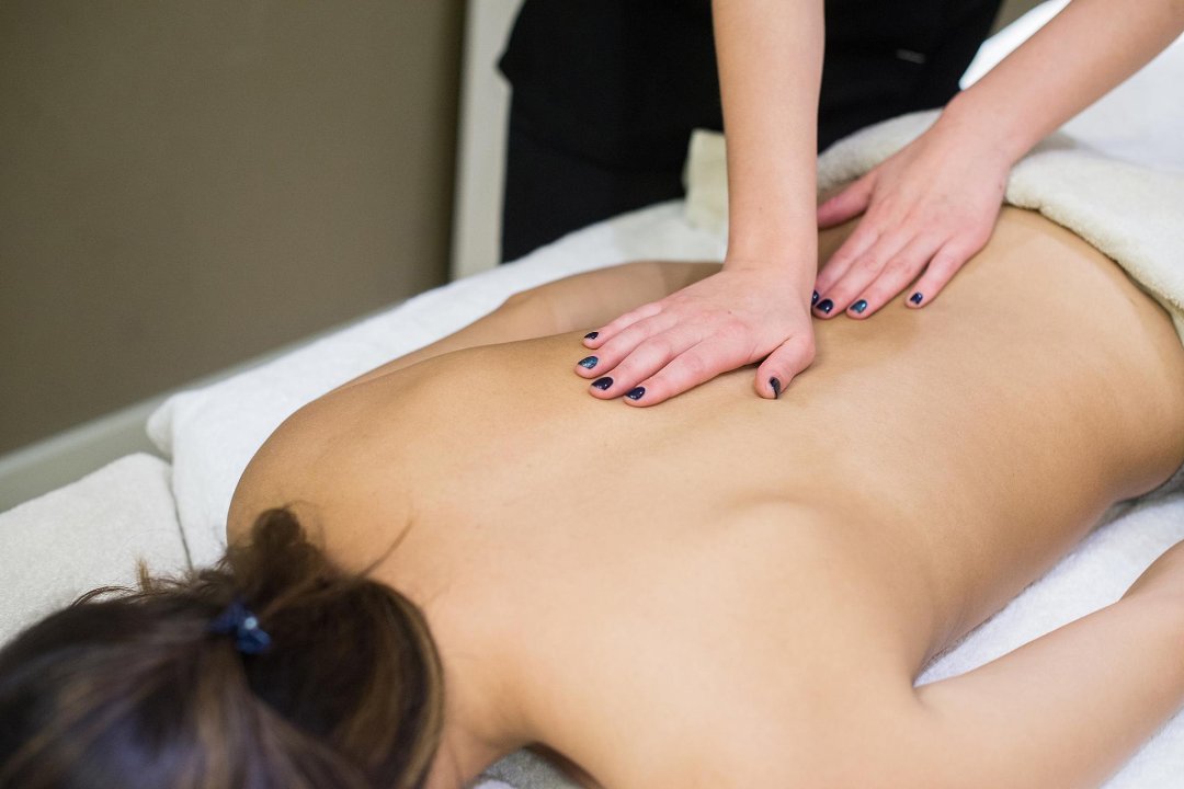 Soft Tissue Massage - Sports and Remedial Therapy, Belsize Park, London