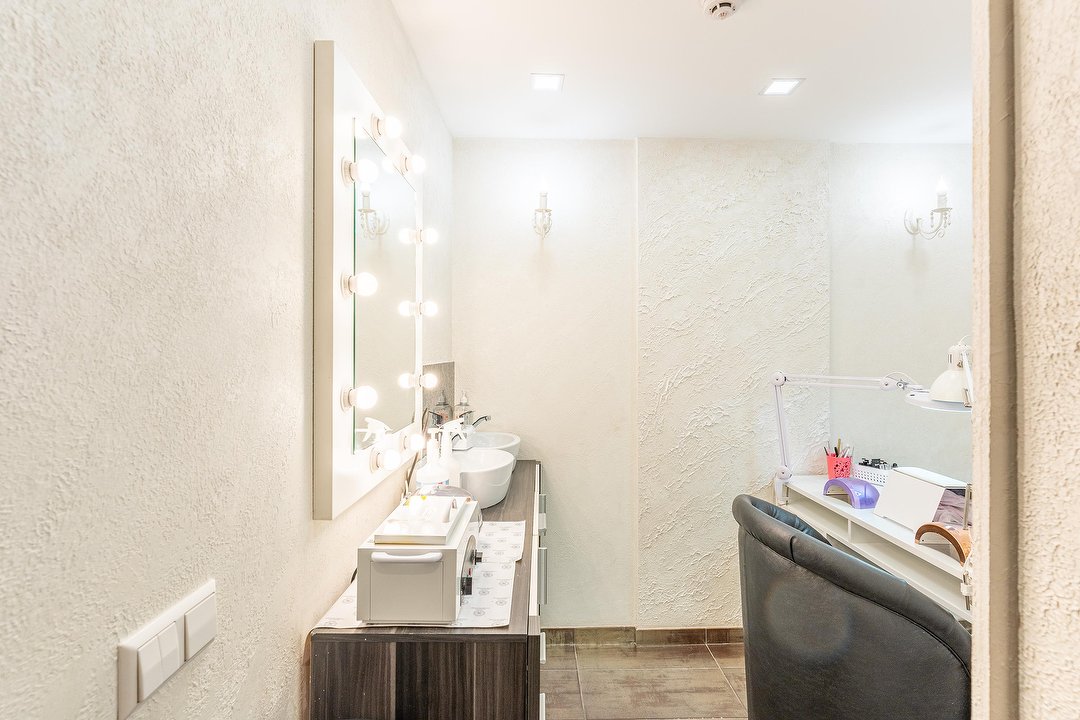 Grožio studija Šarkuvos gatvė, Šilainiai, Kaunas