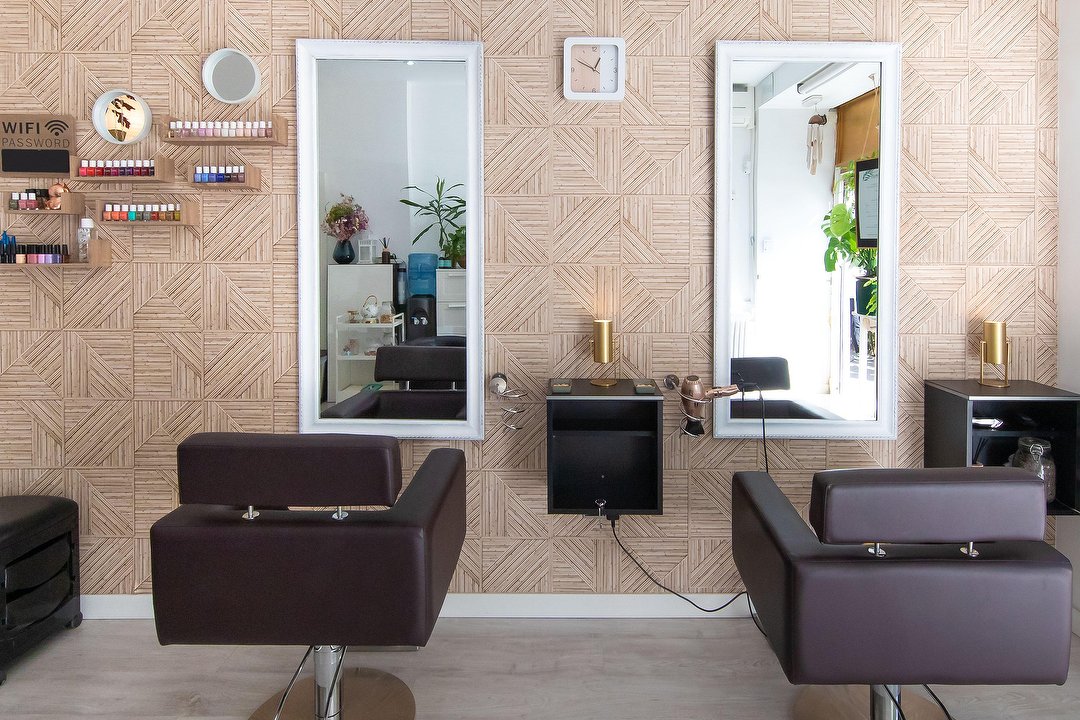 Aloha Salón Peluquería Natural, Media Legua, Madrid