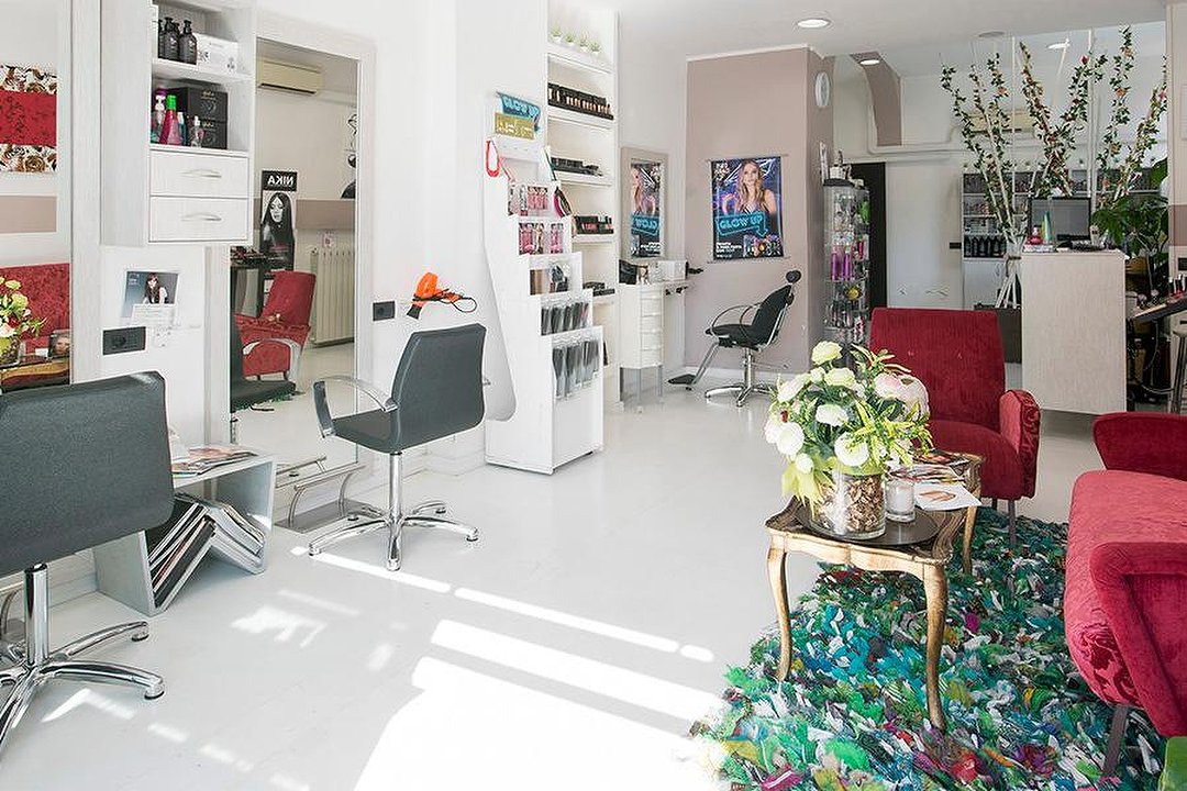 225 Corner Hairdressing, Pistoia