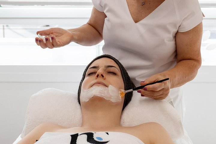 Noemí Clerch Centro Médico Estético - Sourcils & cils Lleida - Photo de galerie - OneBooking