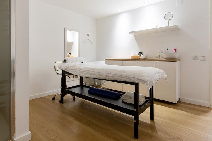 Noemí Clerch Centro Médico Estético - Sourcils & cils Lleida - Photo de galerie - OneBooking