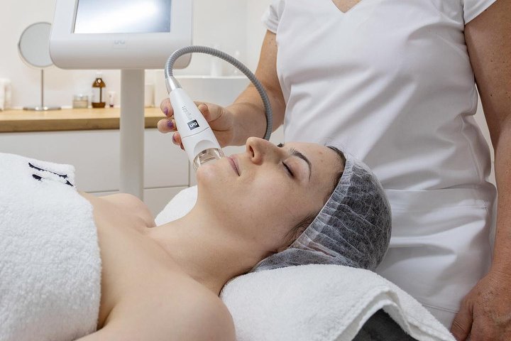 Noemí Clerch Centro Médico Estético - Sourcils & cils Lleida - Photo de galerie - OneBooking