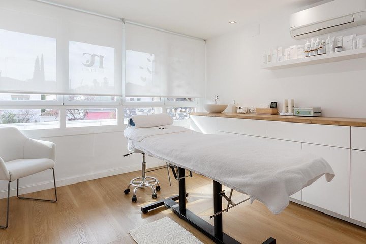 Noemí Clerch Centro Médico Estético - Sourcils & cils Lleida - Photo de galerie - OneBooking