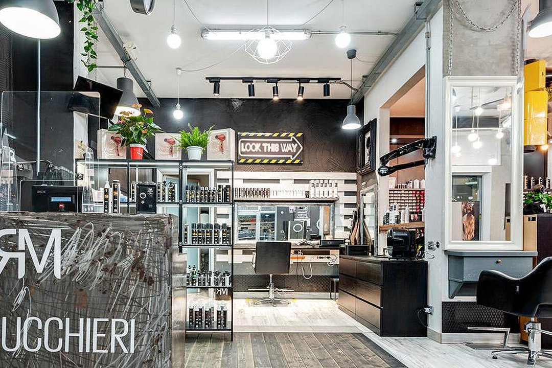 Roberto Maione Parrucchieri, Pomigliano d'Arco, Campania