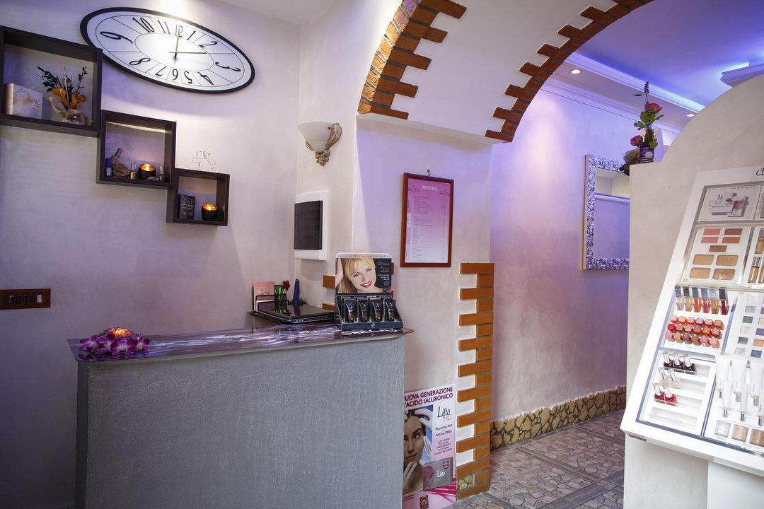 Sun City, Re di Roma, Roma