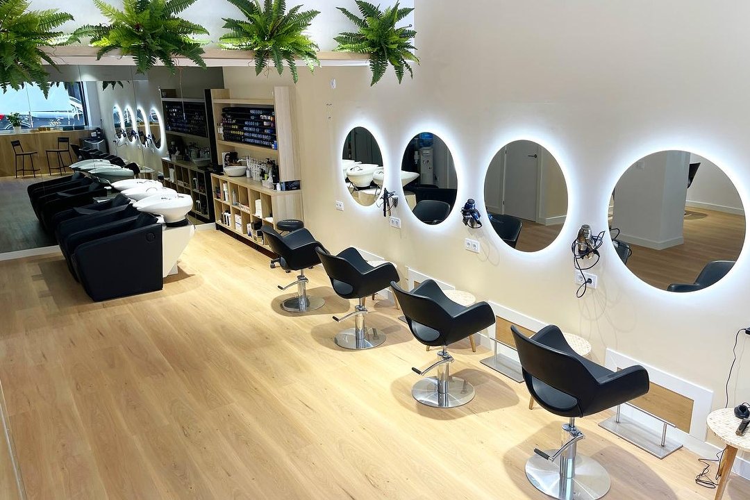 Zona lavacabezas peluqueria Juan Marin  Ideas de sala de belleza,  Decoracion de salon de belleza, Diseño de salón de belleza