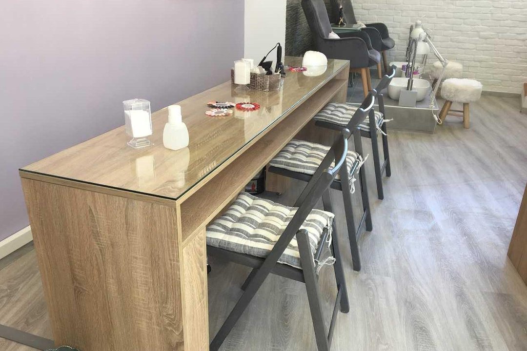 ManiVogue, Chalandri, Αττική