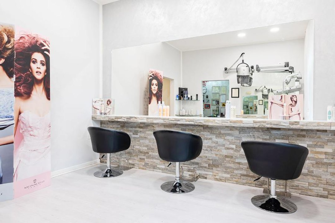 Antonella Parrucchiera - Portiglioni, Toscana