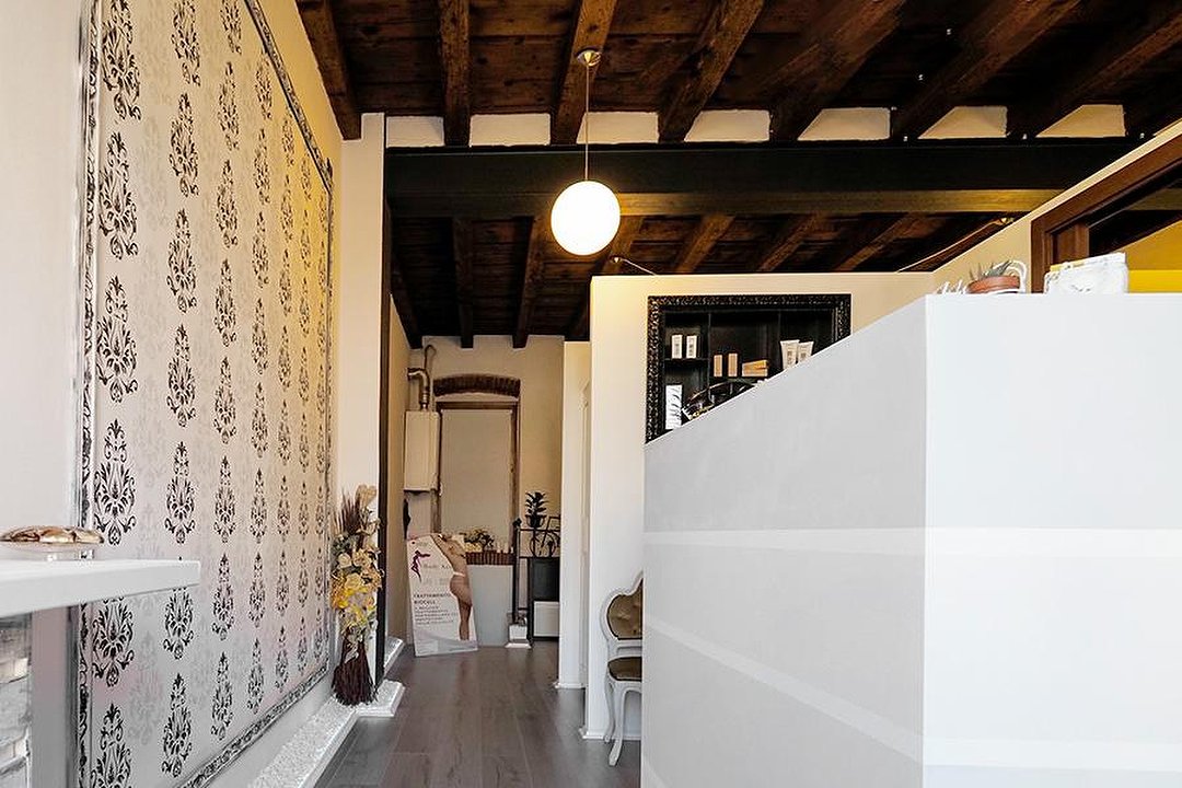 Art Lashes, Villafranca di Verona, Veneto