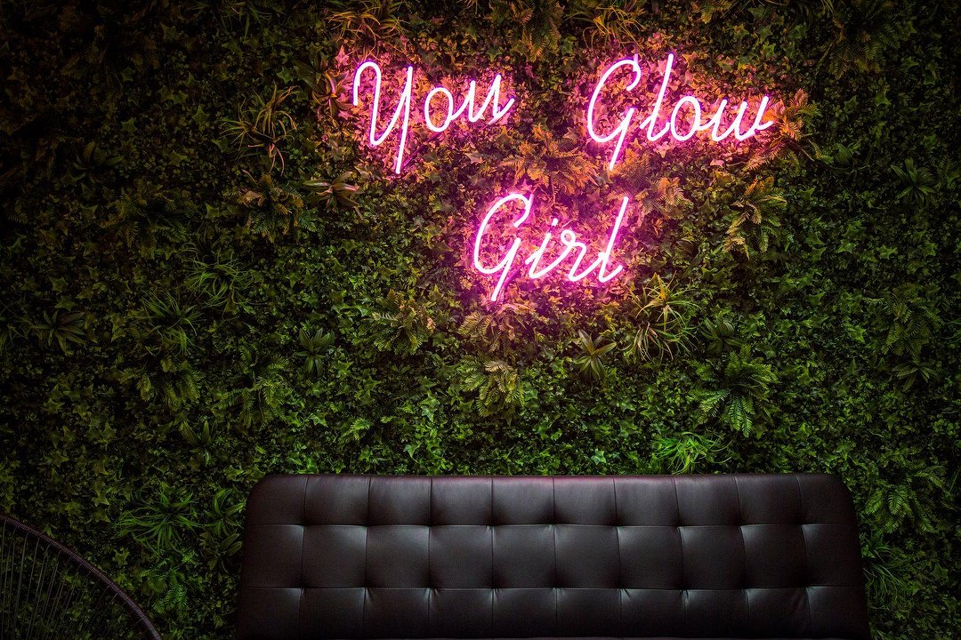 Glow bar, Kentro Thessalonikis, Thessaloniki