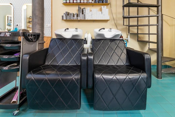 Julie's Salon Málaga Centro - Barbier Málaga - Photo de galerie - OneBooking