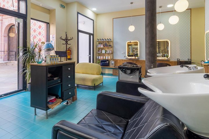 Julie's Salon Málaga Centro - Barbier Málaga - Photo de galerie - OneBooking