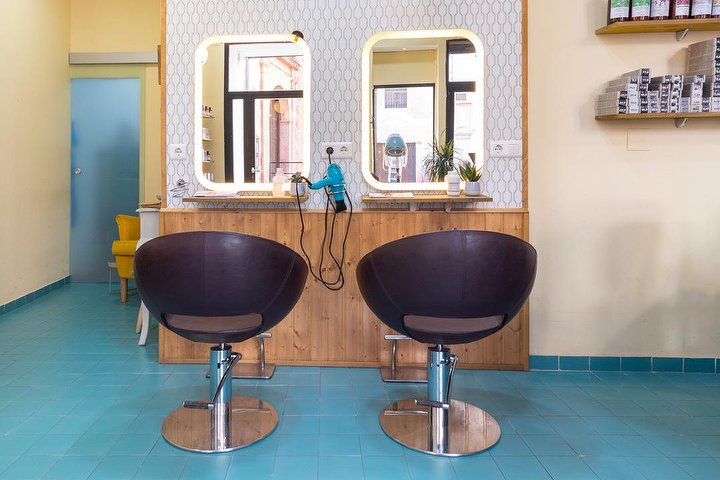 Julie's Salon Málaga Centro - Barbier Málaga - Photo de galerie - OneBooking