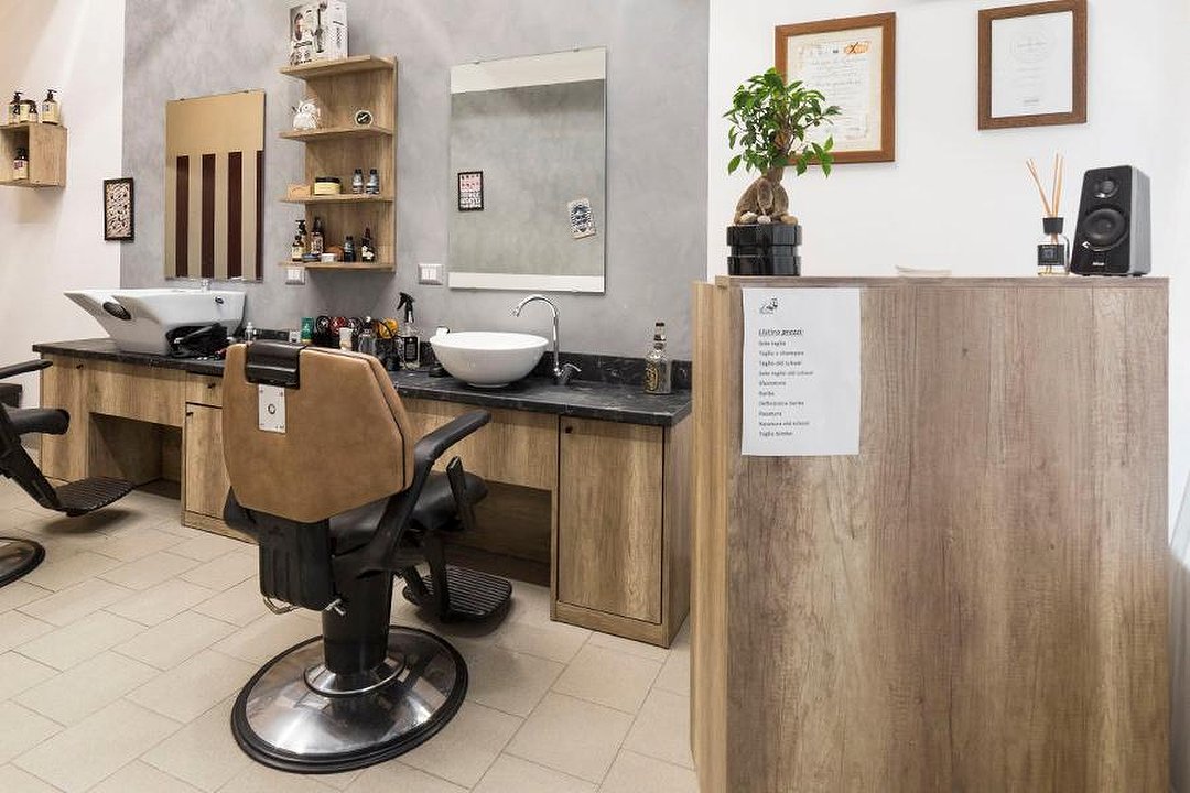 Renis The Barber, Locate di Triulzi, Lombardia