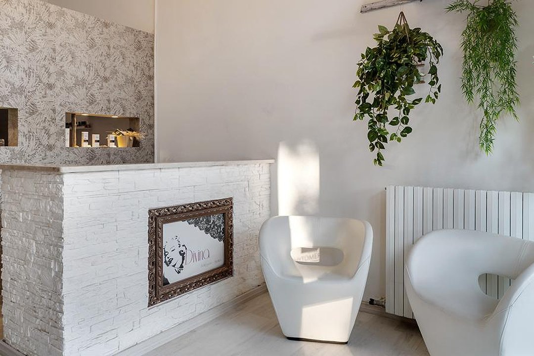 Divina benessere estetica, Saronno