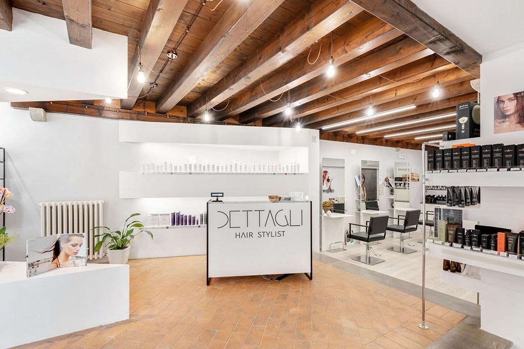 Dettagli Hair stylist, Udine Città, Friuli-Venezia Giulia