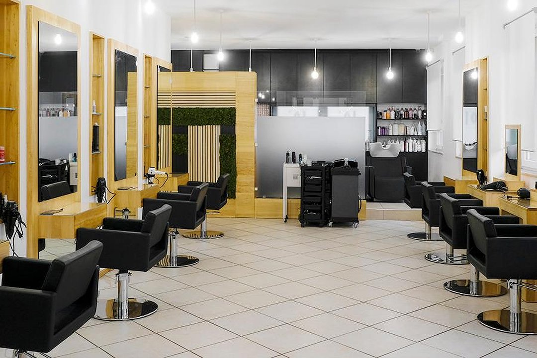 Dino Cafaro Hair Styling, Campania