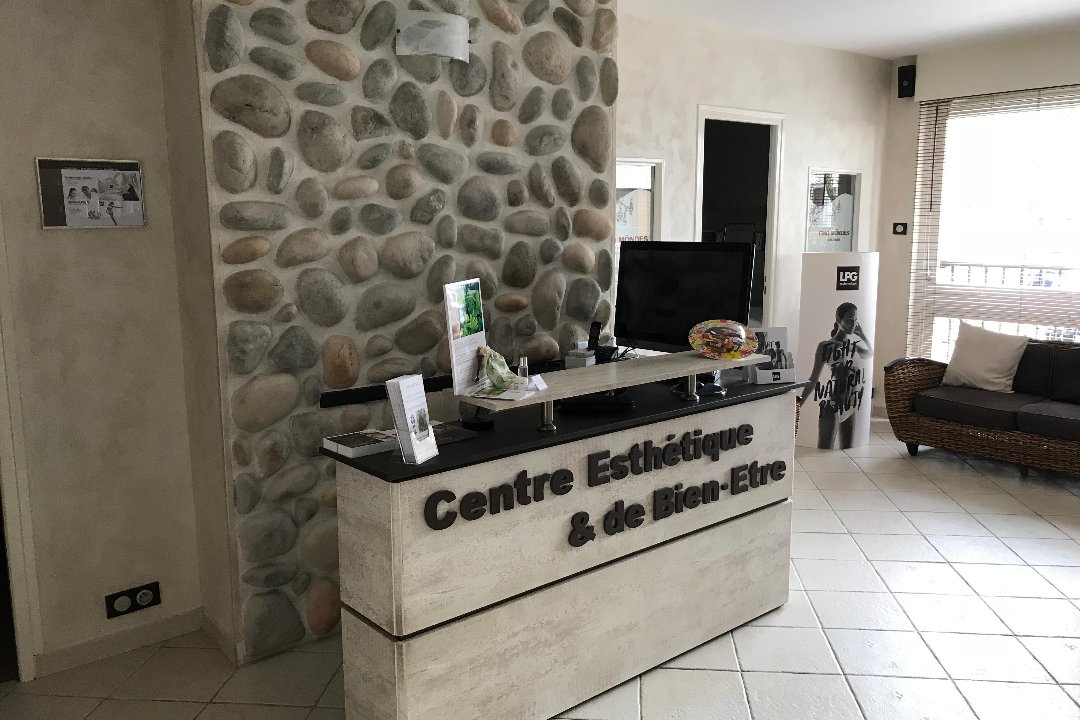 Un moment massage chez Centre Esthétique & de Bien-Être, Le Chesnay, Yvelines