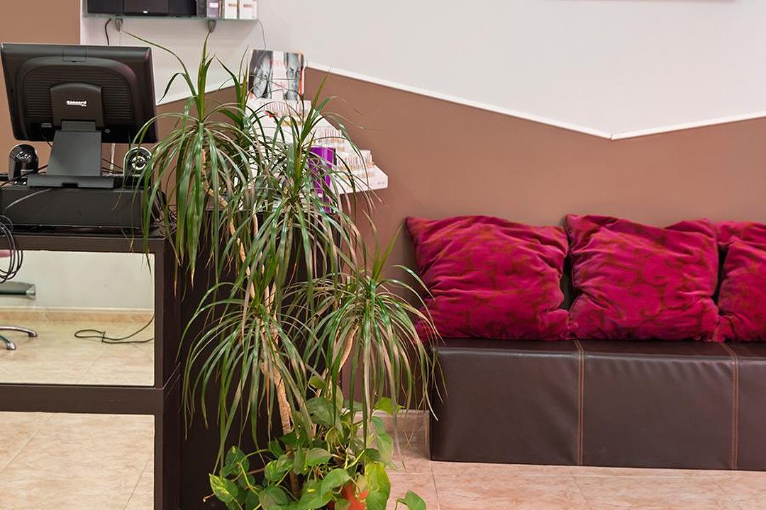 Perruqueria i estetica Ameral, Provincia de Girona