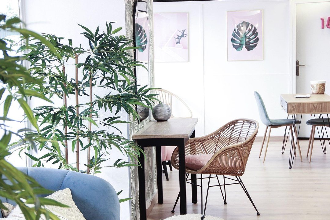 Mademoiselle Z, Levallois-Perret, Hauts-de-Seine