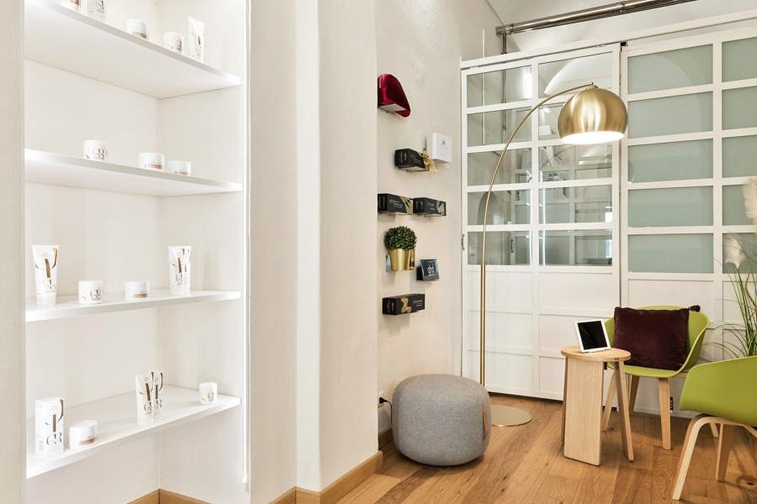 10.1 The Blonde Salon, San Salvario, Torino
