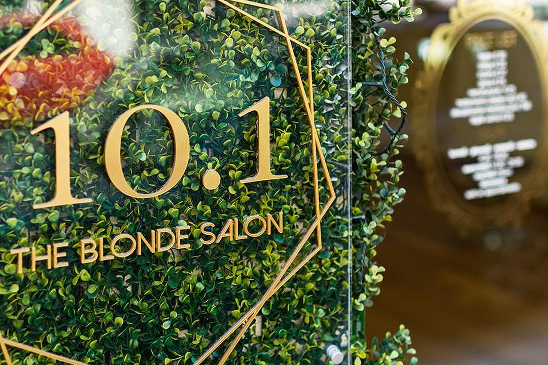 10.1 The Blonde Salon, San Salvario, Torino