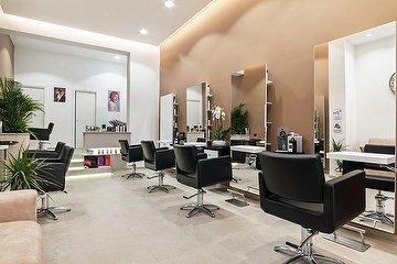 Michele Mazzariello Salon