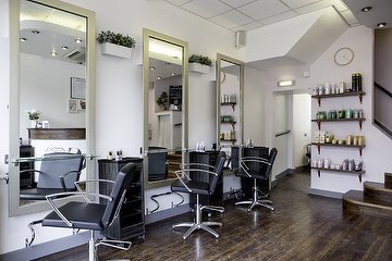 Pink & Rose Salon