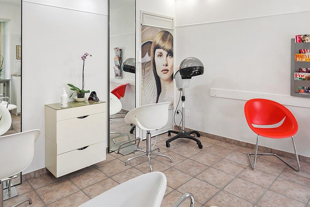 Betty La Parrucchiera, Piemonte