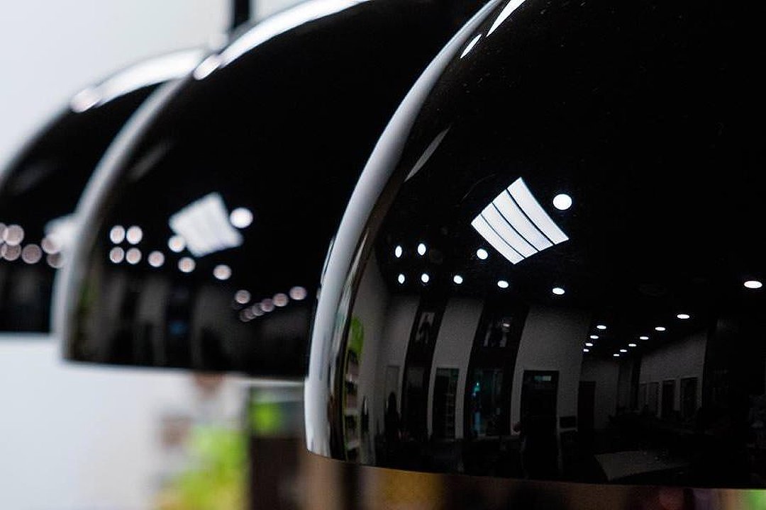 Agama Parrucchieri, Lombardia