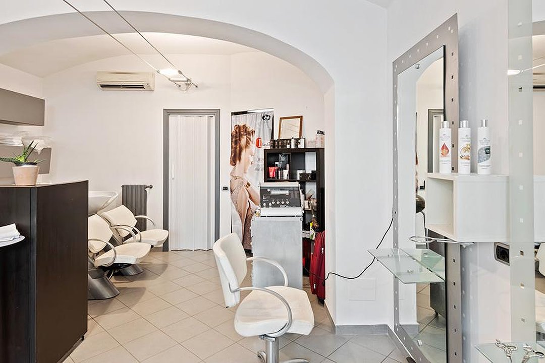 Chic & Sauvage di Concas Loredana, Novara, Piemonte