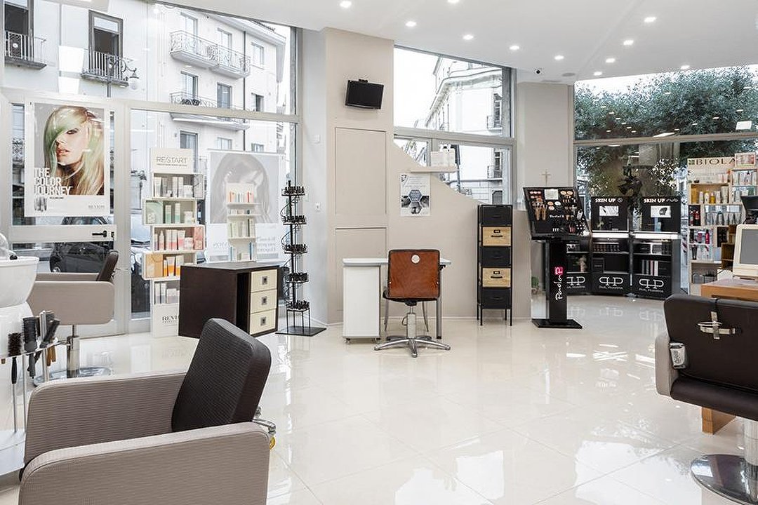 Glamour Moda Capelli, Campania