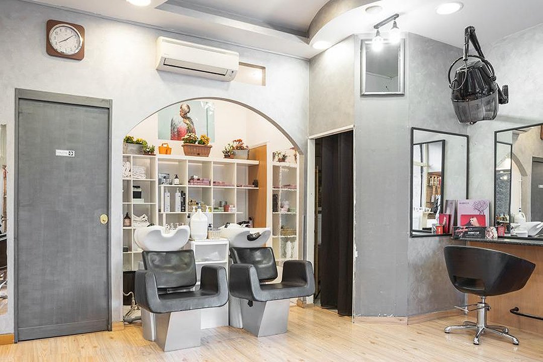 San.Cav. Parrucchieri, Navigatori, Roma