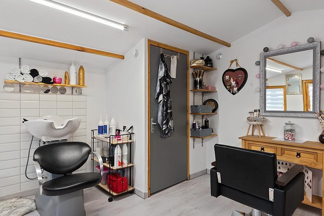 Julie Hair, Nord