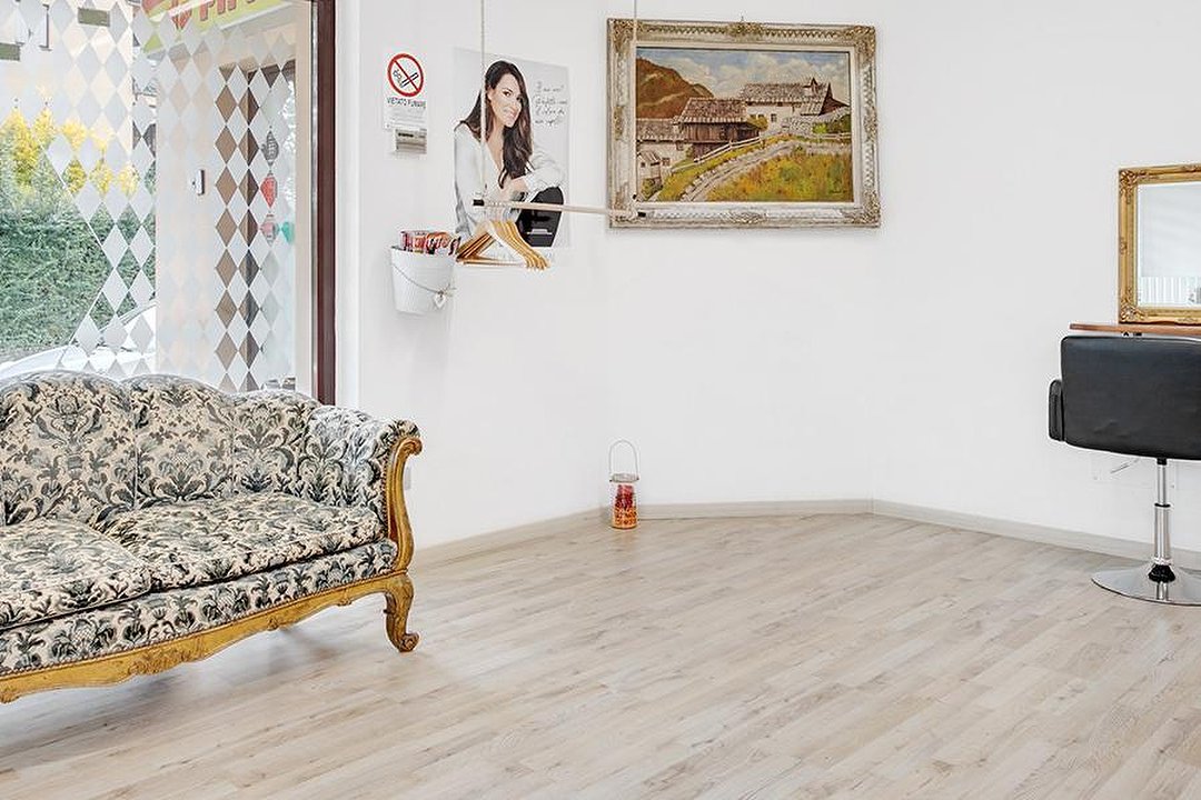 Hair Fashion 44, Besana in Brianza, Lombardia