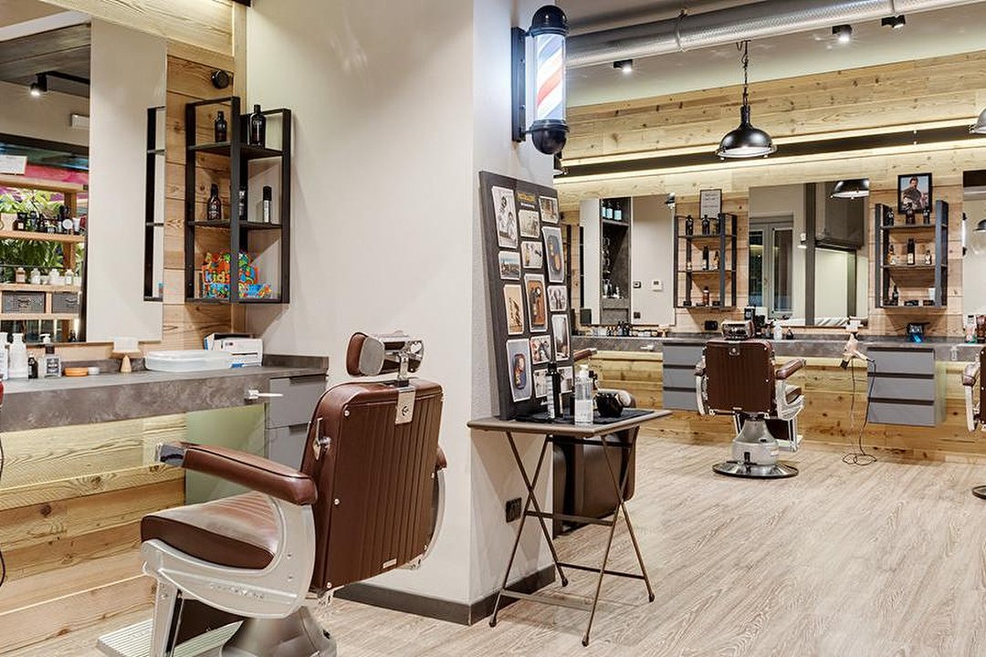 Officina Capelli Barbershop, Voghera, Lombardia