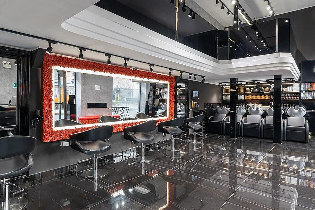 Idola Saloon via Larga, Duomo, Milano