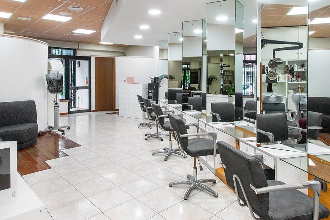 Switch up beauty salon, Farnesina, Roma