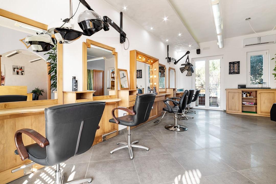 Specialist Hair, Campania