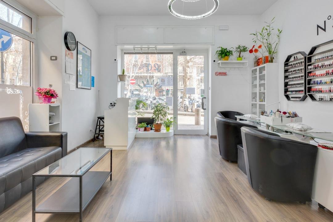 N° 3 Nail Milano, Bocconi, Milano