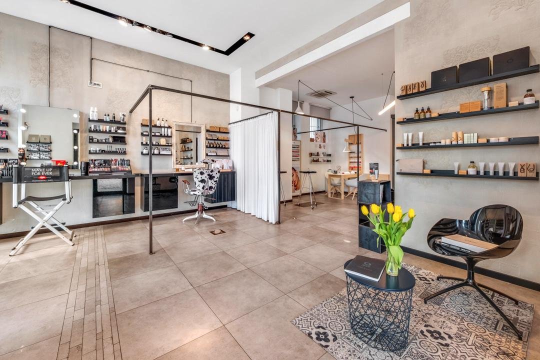  +Me Luxury, Melzo, Lombardia