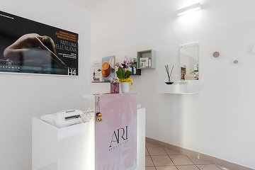 Ari Beauty Lab