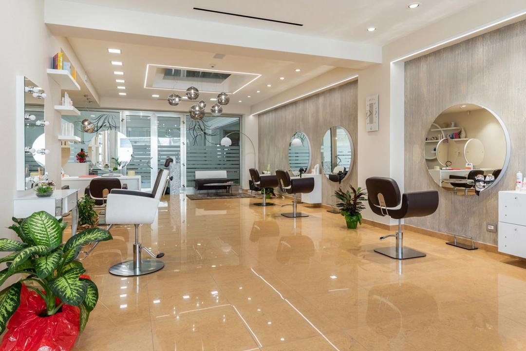 Luca Hair Designer, Calabria