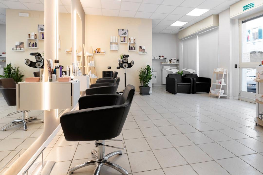 J'Adore Saloon, Cremona, Lombardia