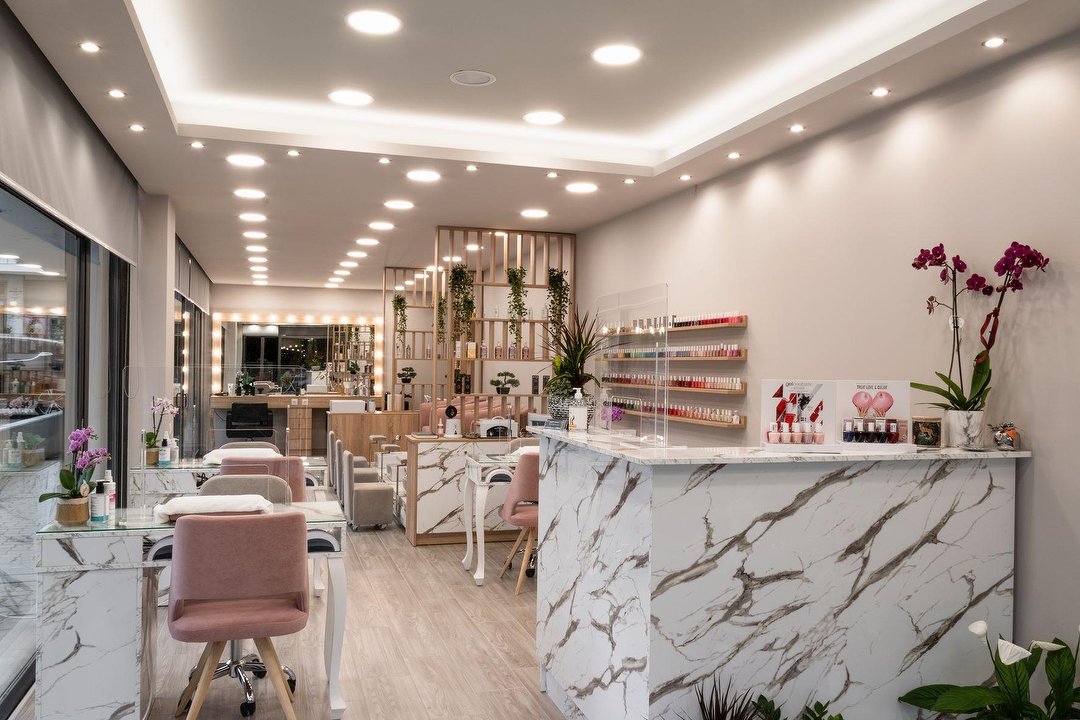 Divine Beauty Salon, Attica