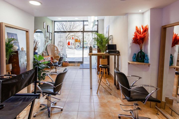 Salón Shinzõ by Santi Goicoechea - Barbier Pamplona - Photo de galerie - OneBooking