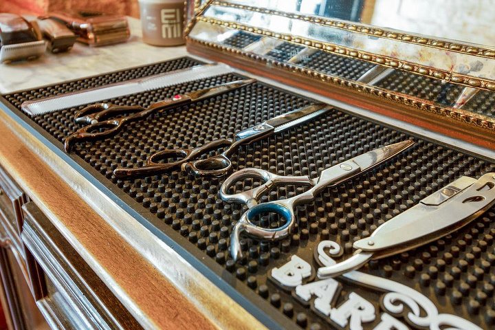 Mr. Braz Steampunk Barbershop - Barbier Barcelona - Photo de galerie - OneBooking
